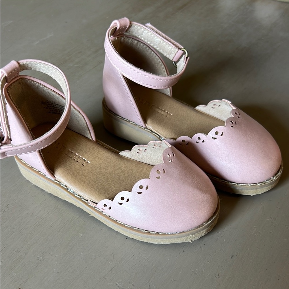 Old Navy Girl’s Pink Scalloped Ankle Strap Shoes Little Girls Toddler size 6